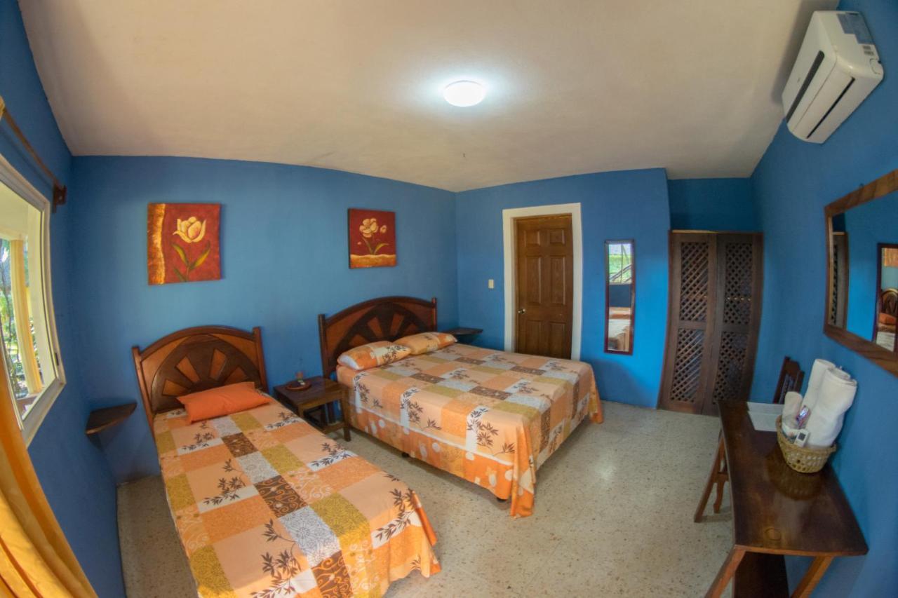 מונטריסיו Hotel Cafe Del Sol מראה חיצוני תמונה