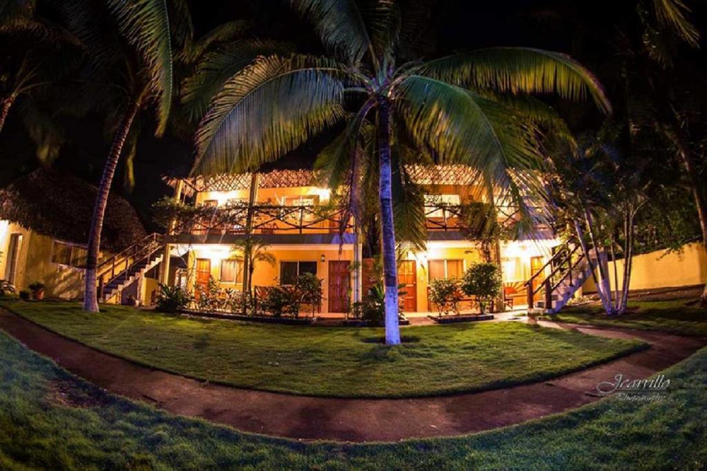מונטריסיו Hotel Cafe Del Sol מראה חיצוני תמונה